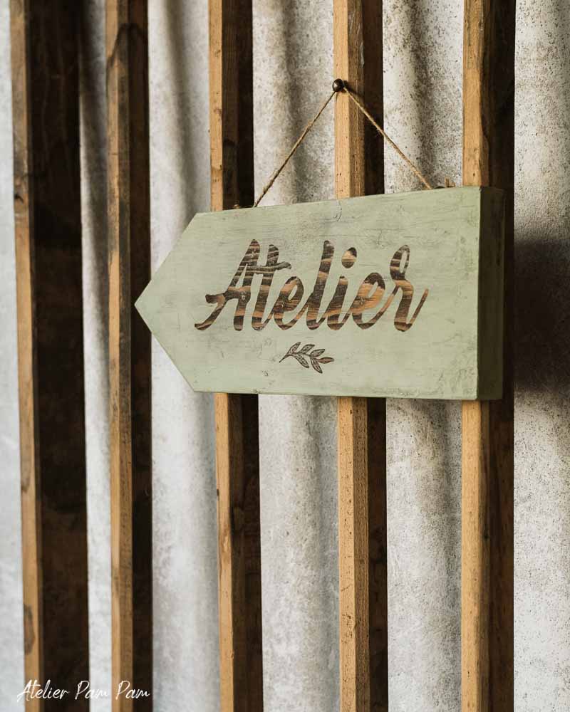 Pancarte flèche Atelier